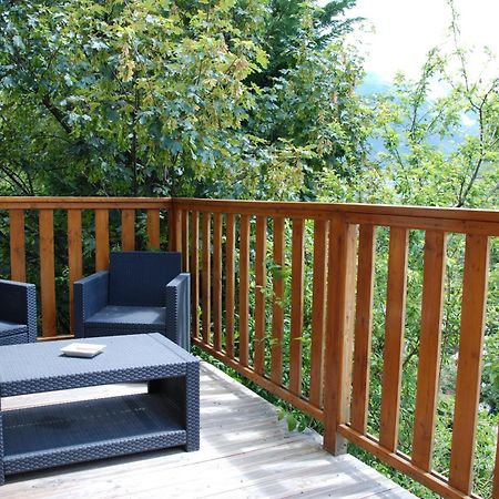 Hotel & Restaurant Le Chalvet Амбрюн Екстериор снимка