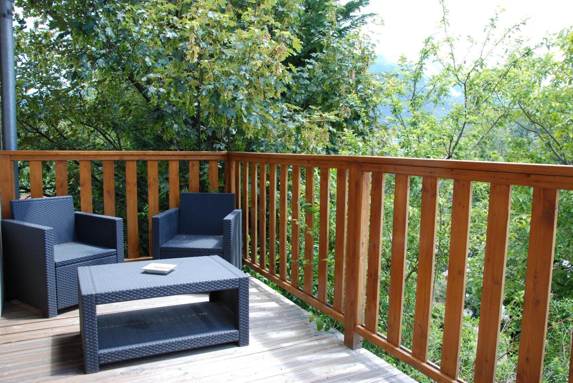 Hotel & Restaurant Le Chalvet Амбрюн Екстериор снимка